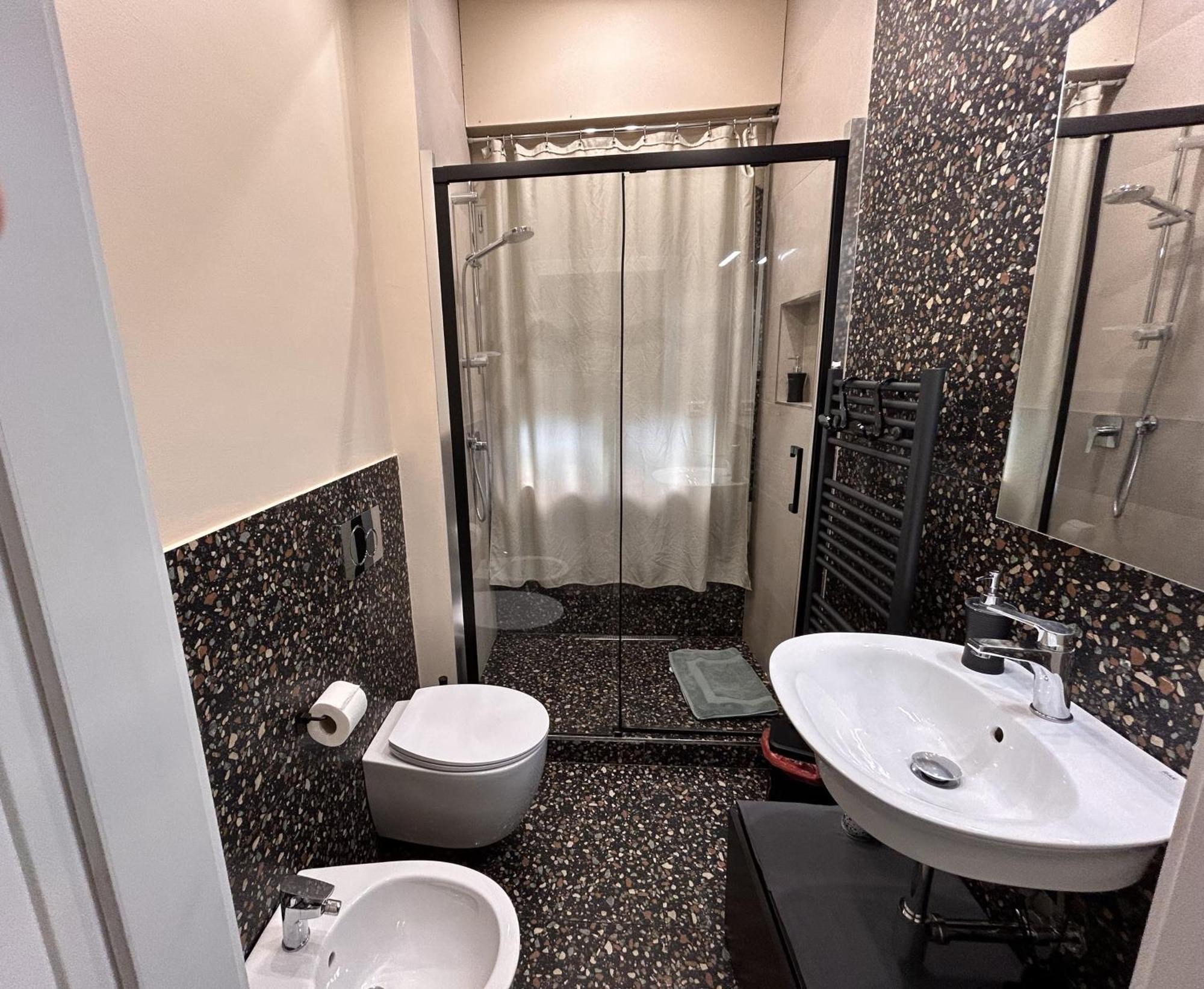 Casa Daura - Your Comfortable Apartment In Bologna - Parking Extérieur photo