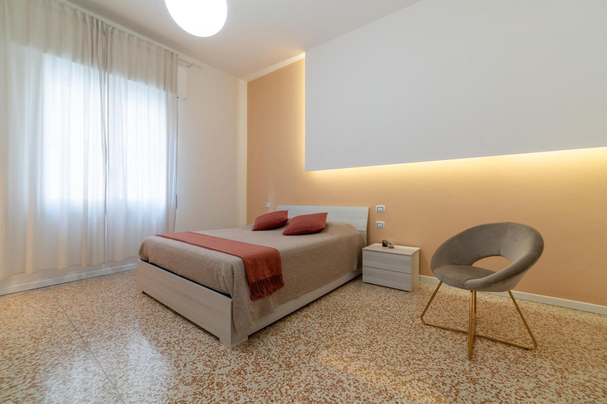 Casa Daura - Your Comfortable Apartment In Bologna - Parking Extérieur photo