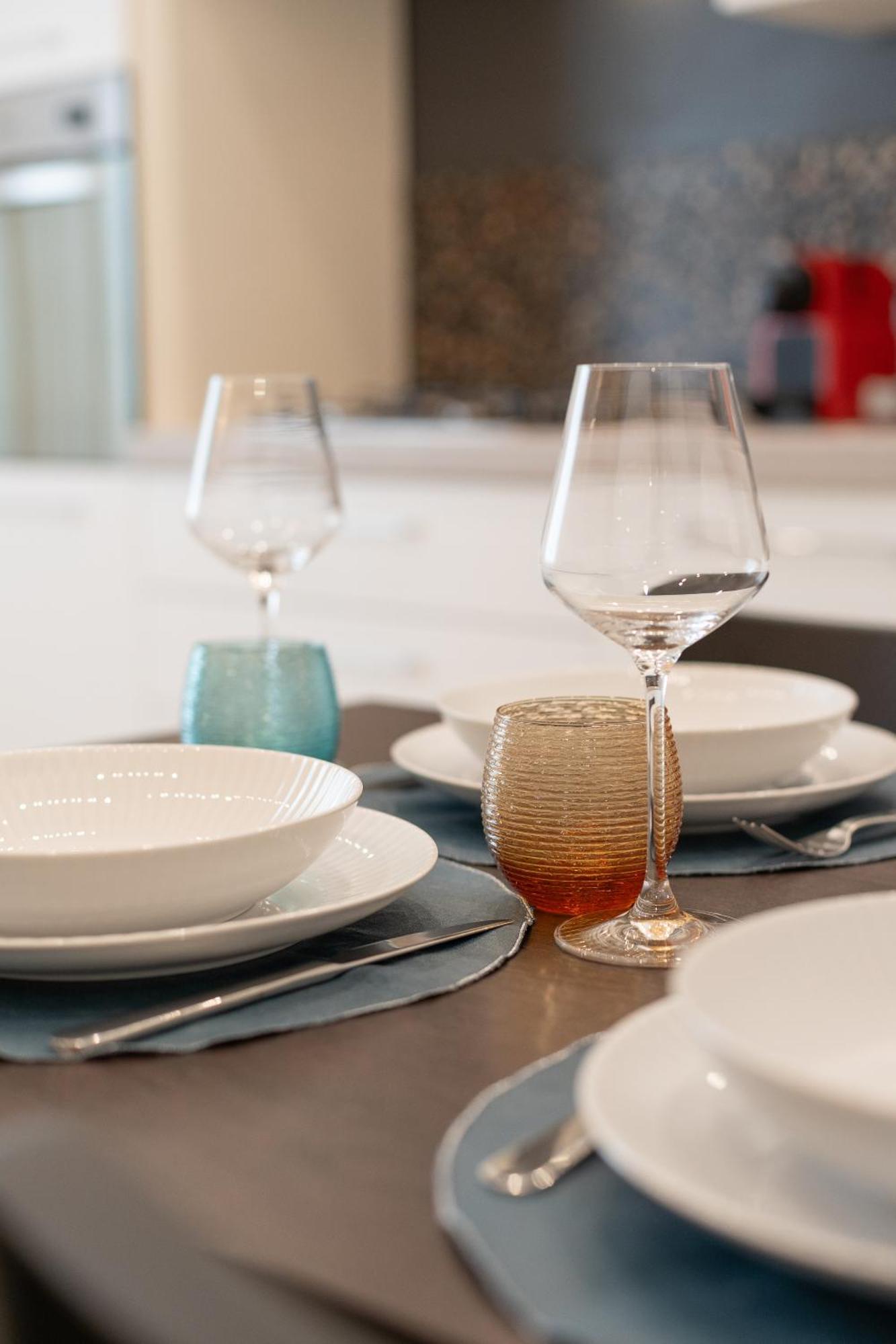 Casa Daura - Your Comfortable Apartment In Bologna - Parking Extérieur photo