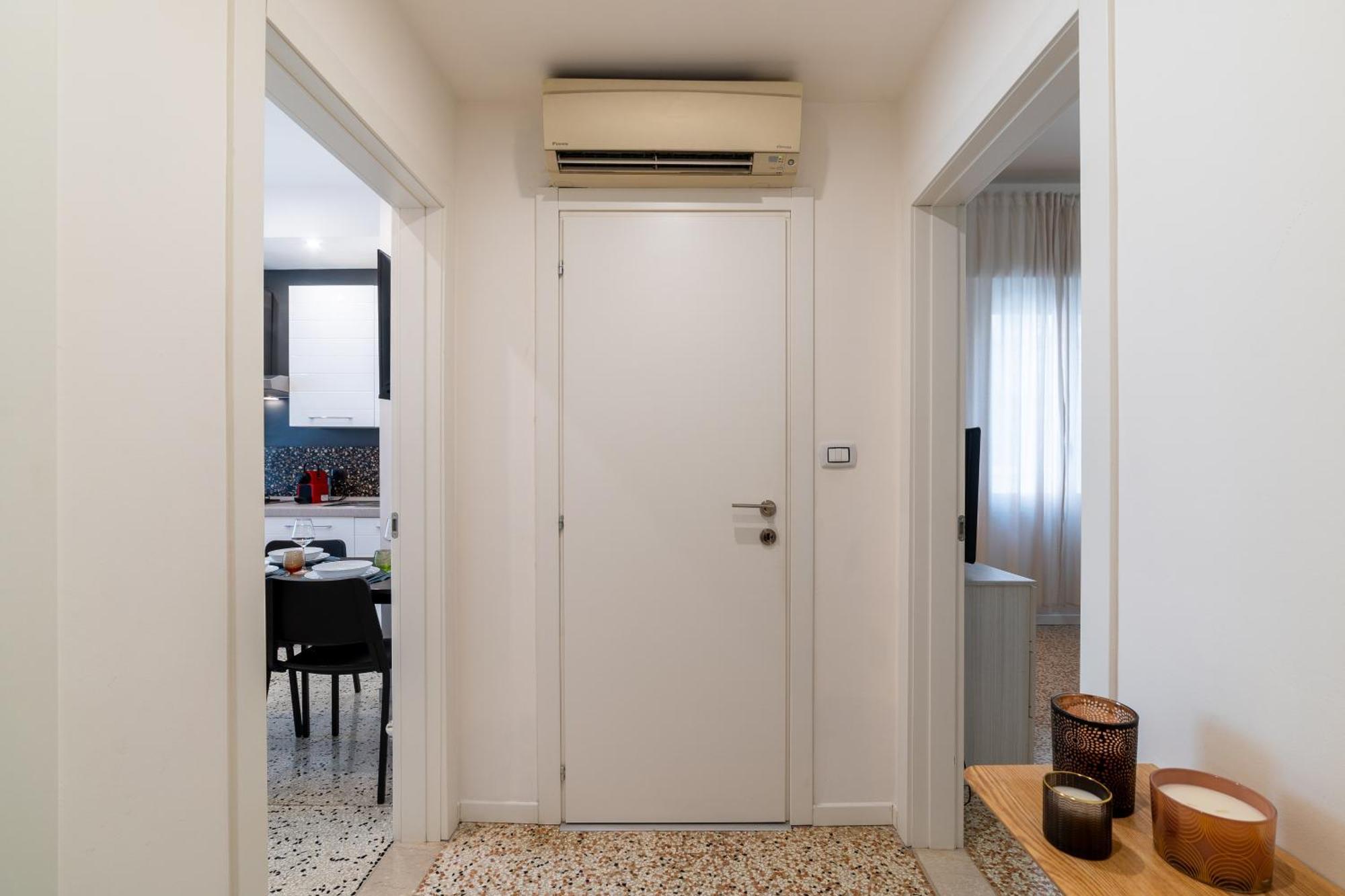 Casa Daura - Your Comfortable Apartment In Bologna - Parking Extérieur photo