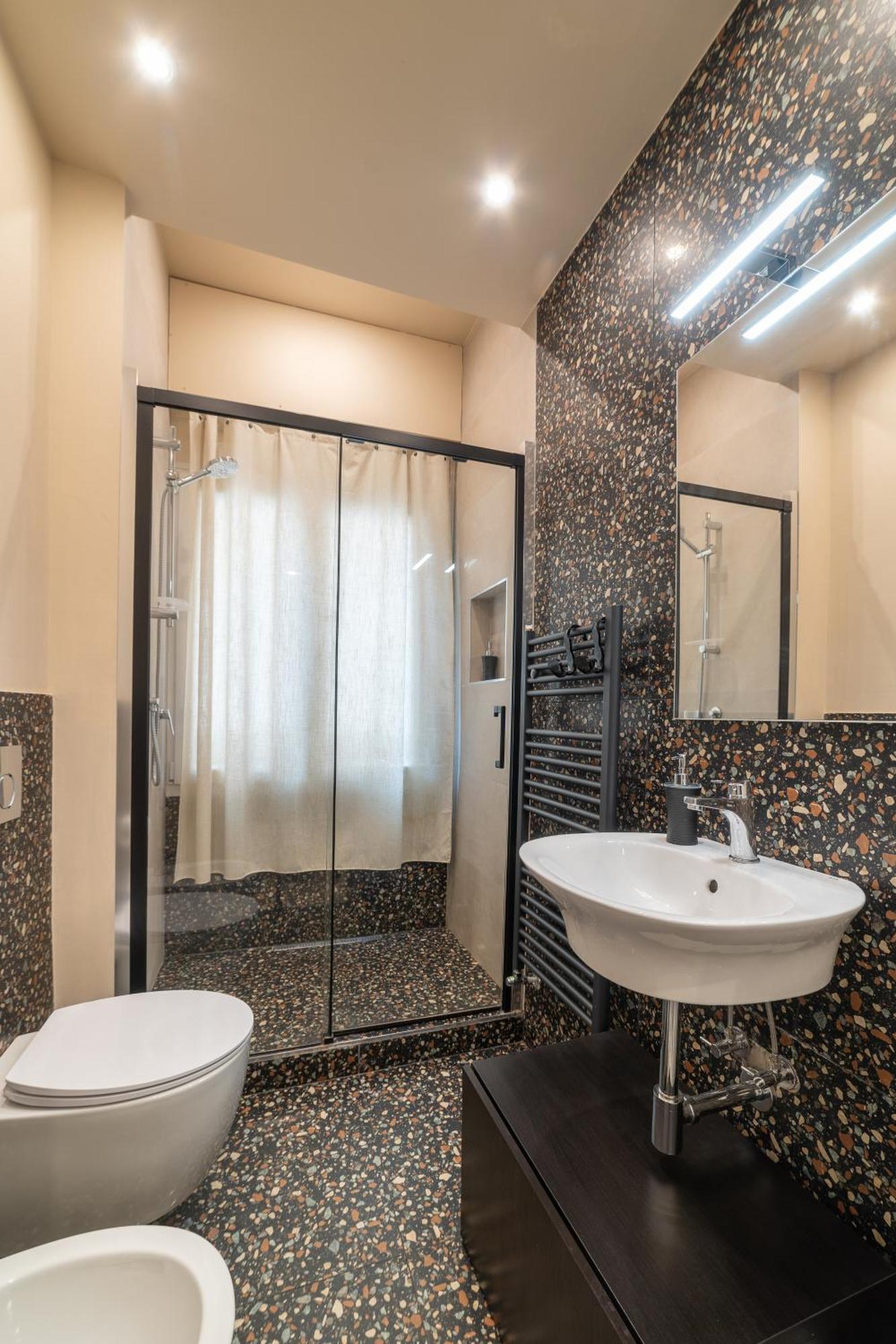 Casa Daura - Your Comfortable Apartment In Bologna - Parking Extérieur photo